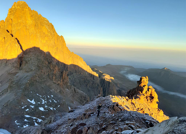 5-days-mount-kenya-climbing-chogoria-route-down-naro-moru